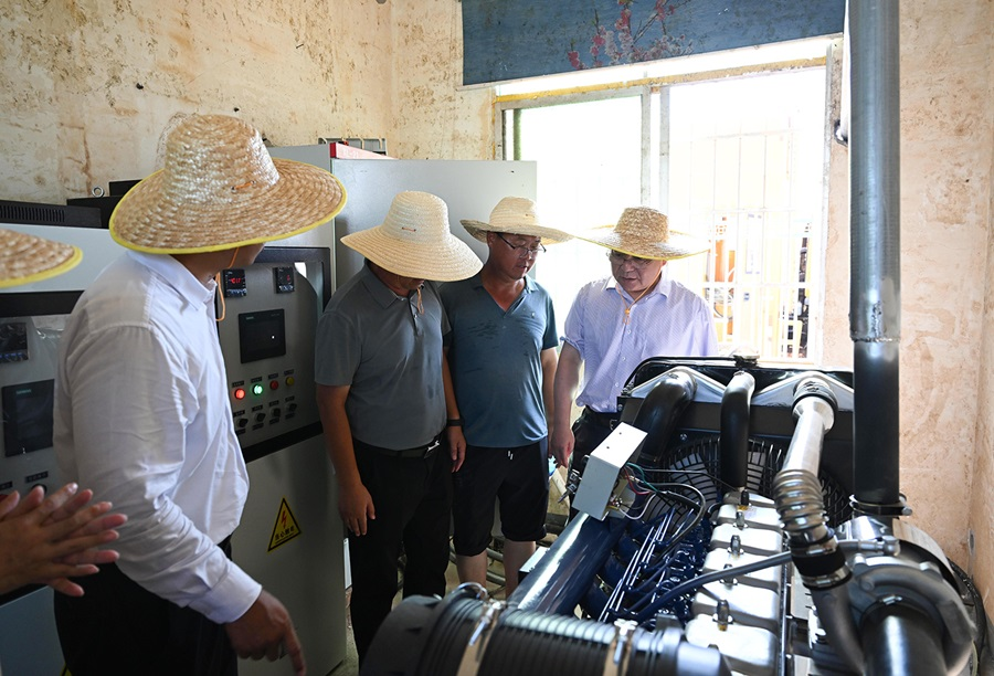 湖南省委书记沈晓明视察湖南岳阳华容县团洲乡水厂灾后重建恢复情况